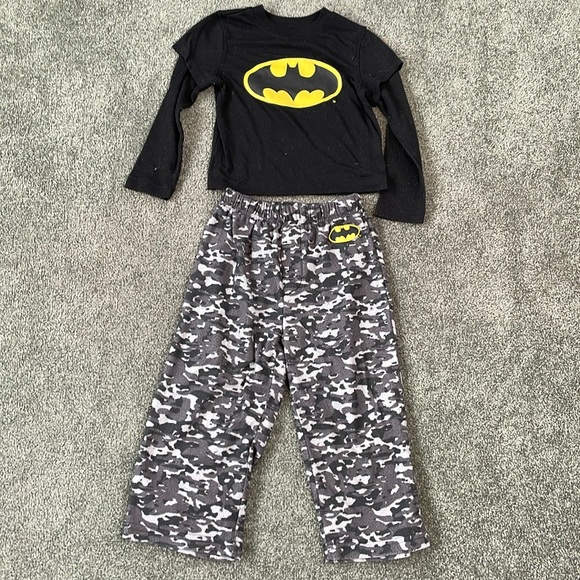 Boys 2/3T 2 Piece BATMAN Pajamas PJ Set - Picture 1 of 6